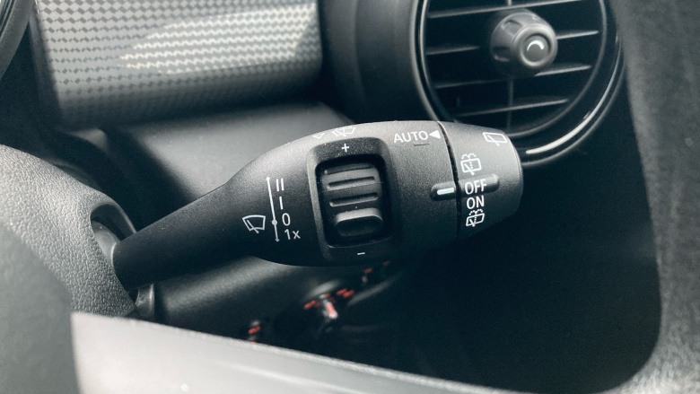 MINI Hatchback 1.5 Cooper Classic II 5dr Auto Petrol Hatchback